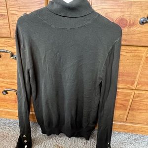 Turtleneck sweatshirt